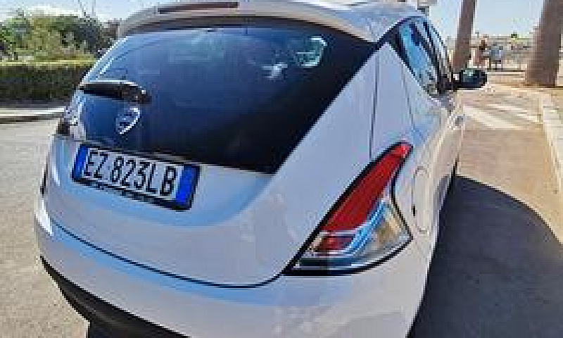 Lancia Ypsilon 1.3 M...