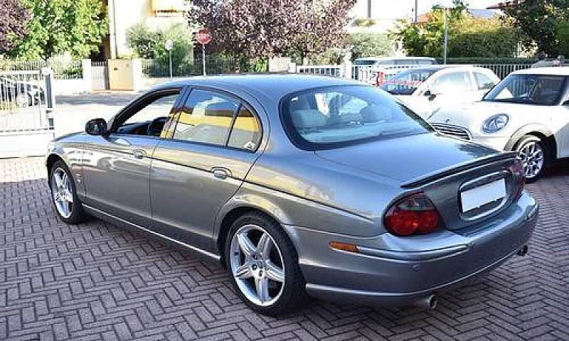 Jaguar S-Type R 4.2 ...