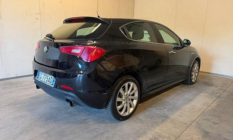 Alfa Romeo Giulietta...