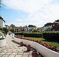 Bilocale Con Giardino In Residence Con Piscine