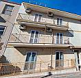 Primo Piano In Piccolo Stabile Condominiale