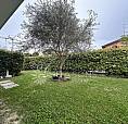 Appartamento Con Ampio Giardino E Garag