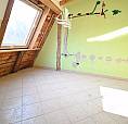 Laives: Bilocale Mansardato Da Ristrutturare Con G