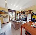 Due Locali In Contesto Recente Piano Alto Con Box!