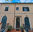 Appartamento Con Sottotetto, Terrazzo E Posto Auto