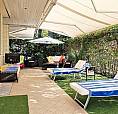 Appartamento Con Tre Camere Da Letto E Giardino