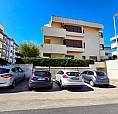Appartamento Con Ampio Terrazzo E Doppio Ingresso