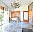 Ampio Appartamento Con 3 Camere, 2 Bagni E Garage