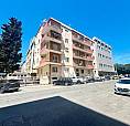 Cagliari, S.benedetto Con Cortile-Cantina E P.auto