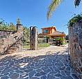 Villa Con Piscina E Finiture Di Pregio