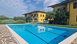 Trilocale Con Piscina Condominiale