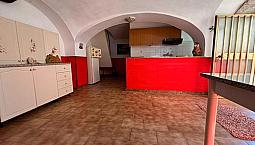 Fabbricato Accesso Indipendente E Spazio Esterno