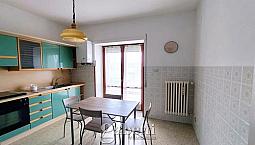 Trilocale Arredato In Via Labanca