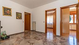 Appartamento Con Due Camere A Pragrande