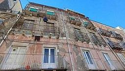 Ampio Appartamento Cinque Vani Centro Storico