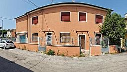 Appartamento Di Mq 145 Con Posto Auto Esclusivo