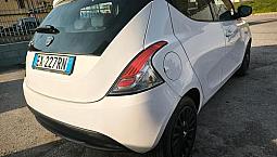 Lancia Ypsilon 1.2 69 Cv 5 Porte Gpl Ecochic Elefa