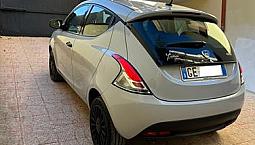 Lancia Ypsilon 1.0 70cv Hybrid Ecochic Silver