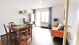 Merano: Trilocale Con Balcone