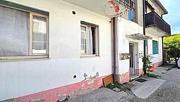 Vigonovo:in Centro, 4 Appartamenti, Con 4 Cantina,