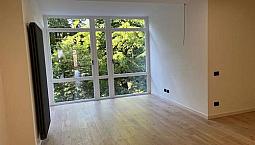 Appartamento Di 142 M² Con 5 Locali E Box Auto A M