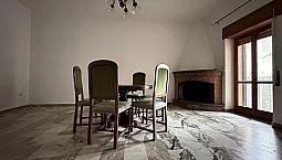 Calciano (Mt) - Palazzina Indipendente Con Cantino