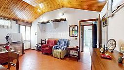 Porzione Di Casa Con Giardino E Posto Auto