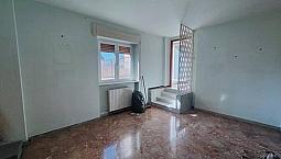 Appartamento Con Ampio Terrazzo - Via Iv Novembre