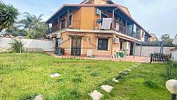 Appartamento Con Giardino In Via Vicinale Amodio