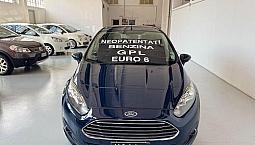 Ford - Fiesta - 1.4 5p. Bz.-gpl Black & White Ed.