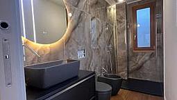 Attico Con Grande Terrazzo - 170 m² - 2 Camere