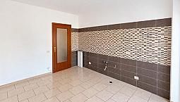 Appartamento 100 Mq Con Box Auto E Posto Auto