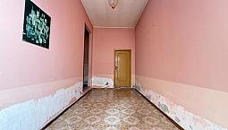 Indipendenza, - 140 Mq Al Piano Terra Con Cortile