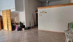 Immobile Con Giardino, Box E Posti Auto
