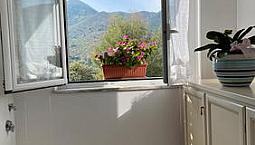 Trilocale Con Vista Mare, Posto Auto A Borghetto