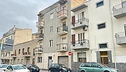 Cagliari,4 Ingressi E 150Mq Interni,Piano Rialzato