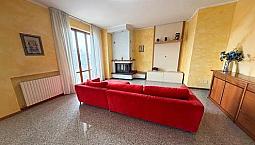 Ampio Appartamento In Zona Residenziale