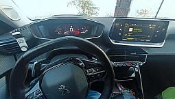 Peugeto 2008 Allure Navi Pack