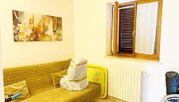 Porzione Di Casa Con 2 Appartamenti Pistrino S986