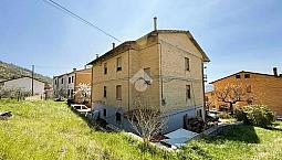 Multilocale A Gubbio