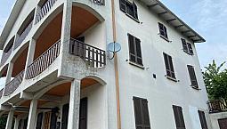 Appartamento In Villa Al Piano Secondo Con Garage