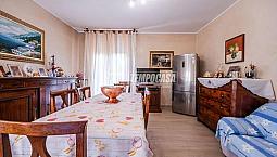 Trilocale Ristrutturato Con Garage