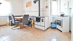 Quadrilocale Arredato Con Balcone E Garage A Calda