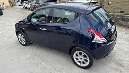 Lancia Ypsilon 1.2 69 Cv 5 Porte Gpl Ecochic Plati