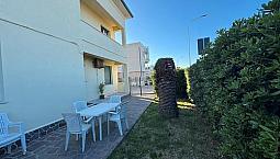Appartamento Con Corte A Due Passi Dal Mare