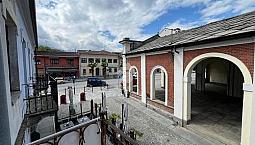 2 Locali A Barge