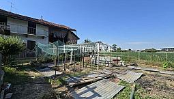 Casa Indipendente Con Ampi Spazi Esterni