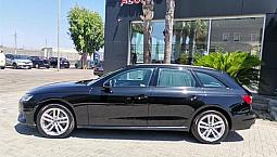Audi A4 Avant 40 Tdi S Tronic Total Black