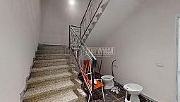Soluzione Indipendente Con Giardino E Garage