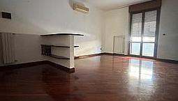 Libero 4 Vani Doppi Serv. Box Commenda